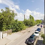Light-filled Near Old Town & - Free Parking - Close To Port