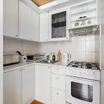 Light-filled Near Old Town & - Free Parking - Close To Port