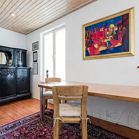 Light-filled Near Old Town & - Free Parking - Close To Port Apartamento