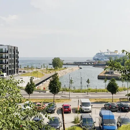Apartment Light-filled Near Old Town & - Free Parking - Close To Port *