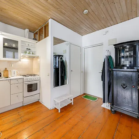 Light-filled Near Old Town & - Free Parking - Close To Port Apartment