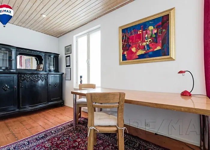 Cozy Near Port & Old Town With Free Parking! 公寓