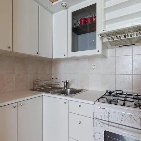 Cozy By Port, Old Town And Sea With Free Parking!
